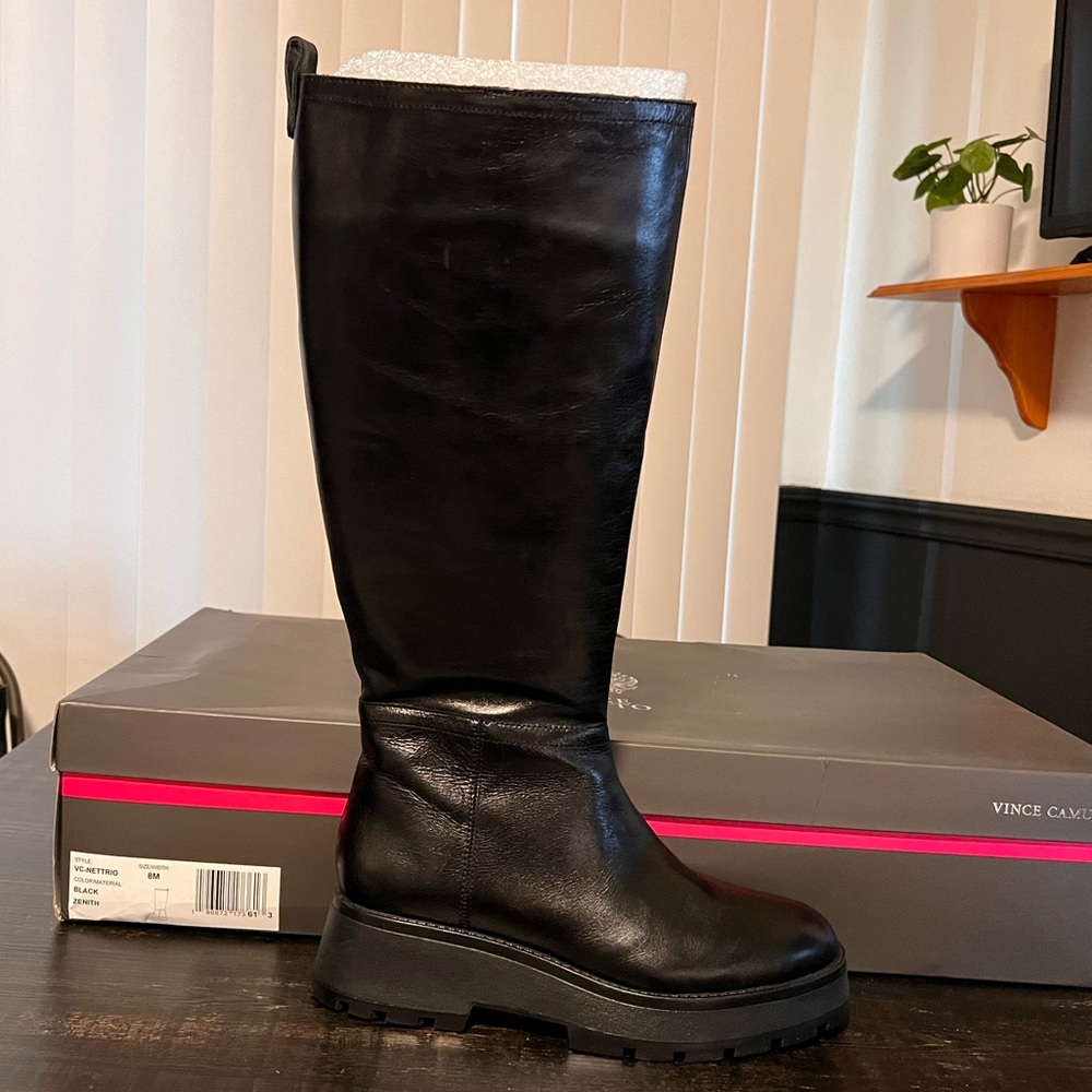NIB VINCE CAMUTO Boots Sz8
